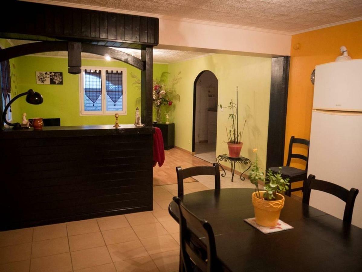 Au Calme Sur Les Hauteurs De Holiday home